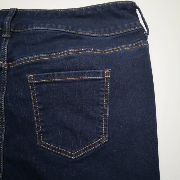 Torrid #feel the fit Ladies Size 16 Super Soft Dark Wash Crop Jeggings - Picture 6 of 13